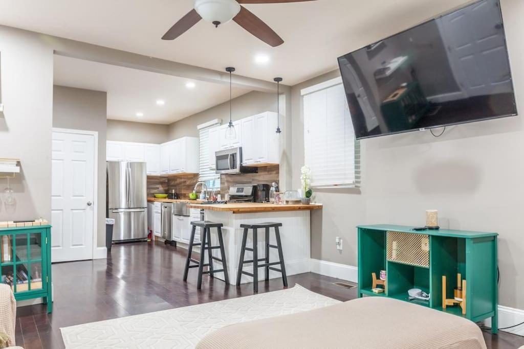 1Bed/1Bath: Parking_Kitchen_TV_W/D image