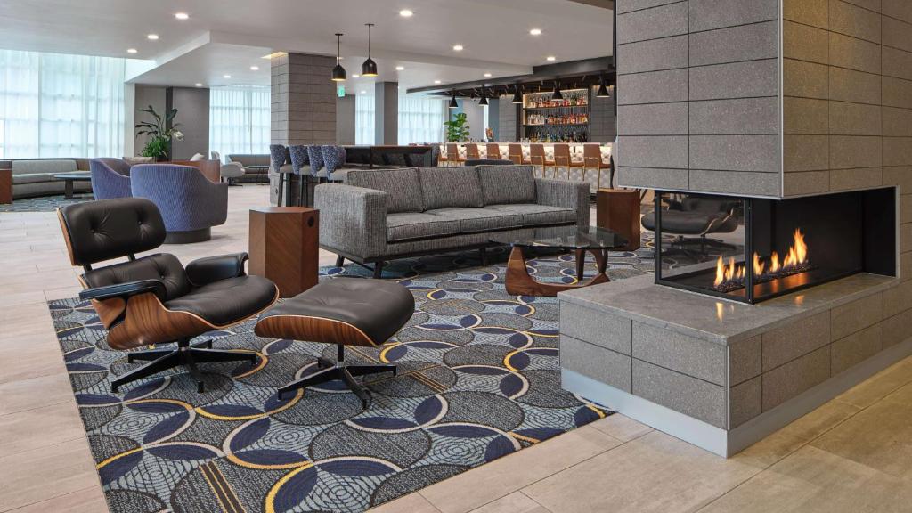 River's Edge Hotel Portland, Tapestry Collection by Hilton image
