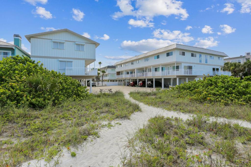 Gulfside Villas 3 image