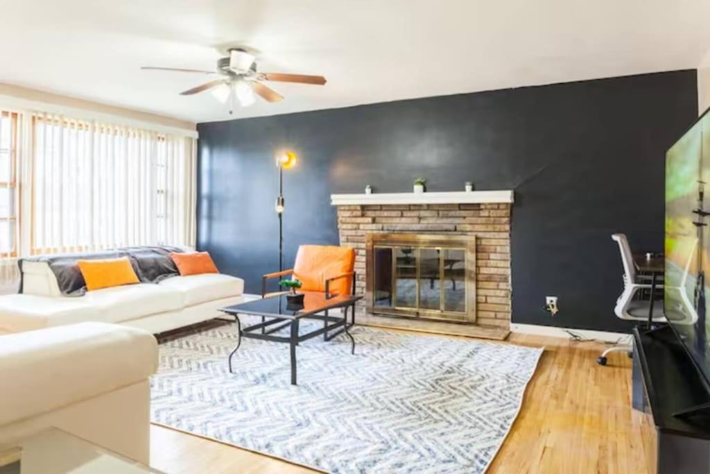 3BDRMs in PineHill w/King Beds_Entire SFH_Airport image