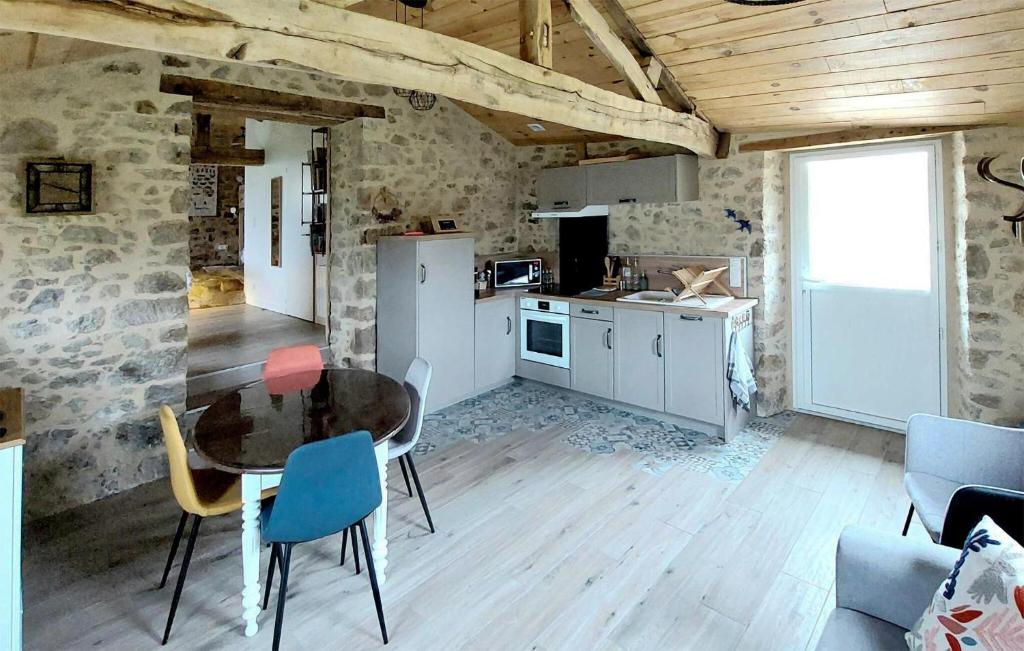 Beautiful Home In Maulon With Wi-fi photo 1