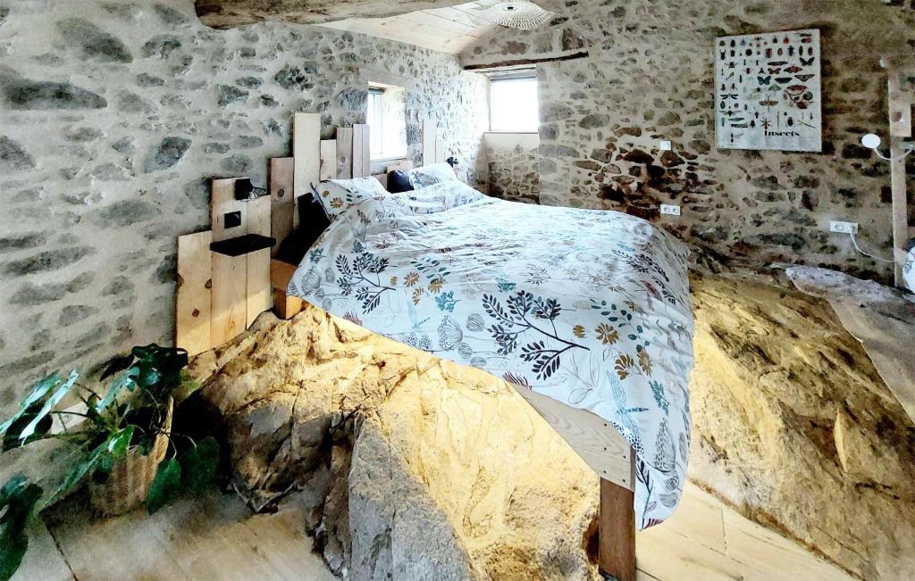 Beautiful Home In Maulon With Wi-fi photo 3