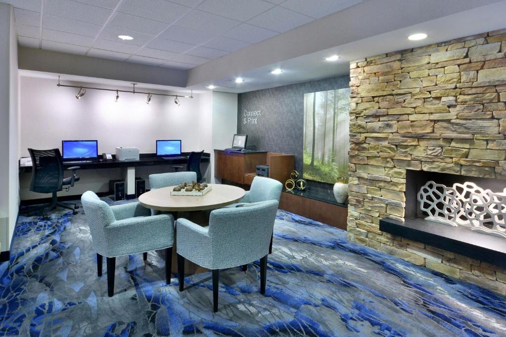 Fairfield Inn & Suites by Marriott Charlottesville North photo 4