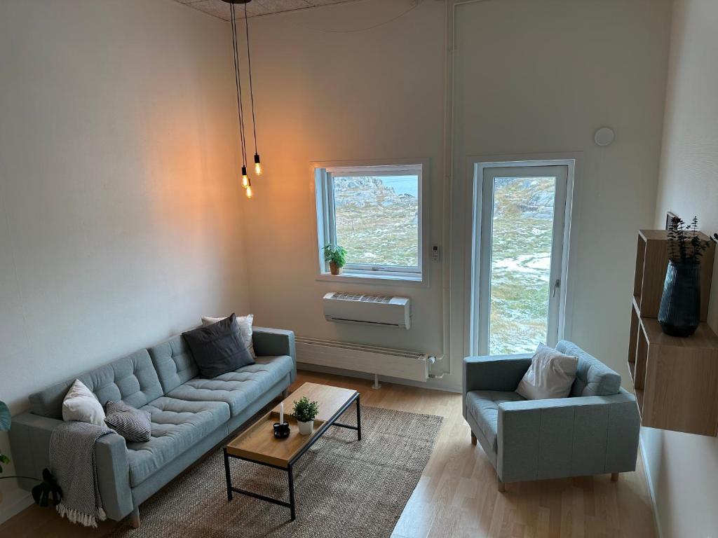 Modern seaview house Ilulissat photo 2