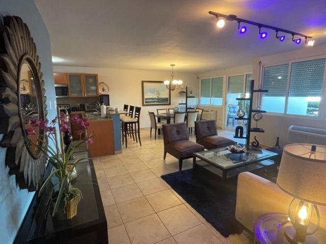 3 Bedroom Apt. close to main beaches/ attractions photo 4