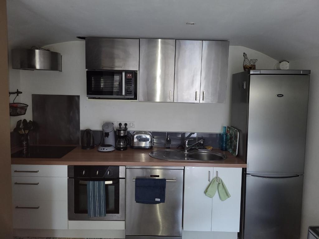 Appartement de charme et jardin photo 3