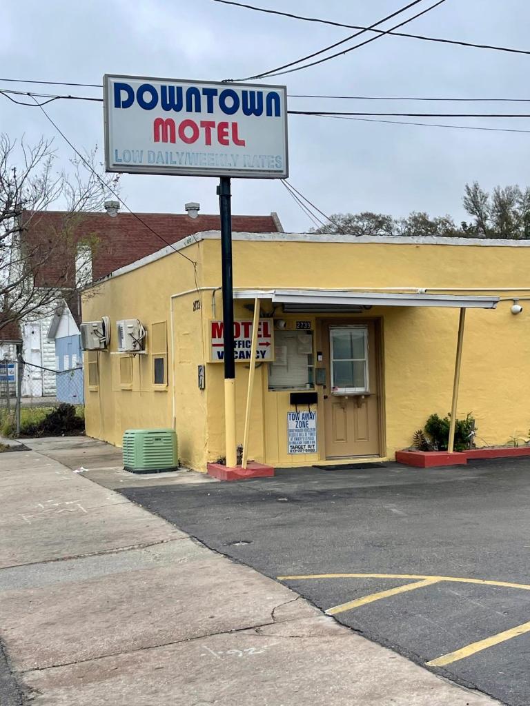 Downtown Motel image