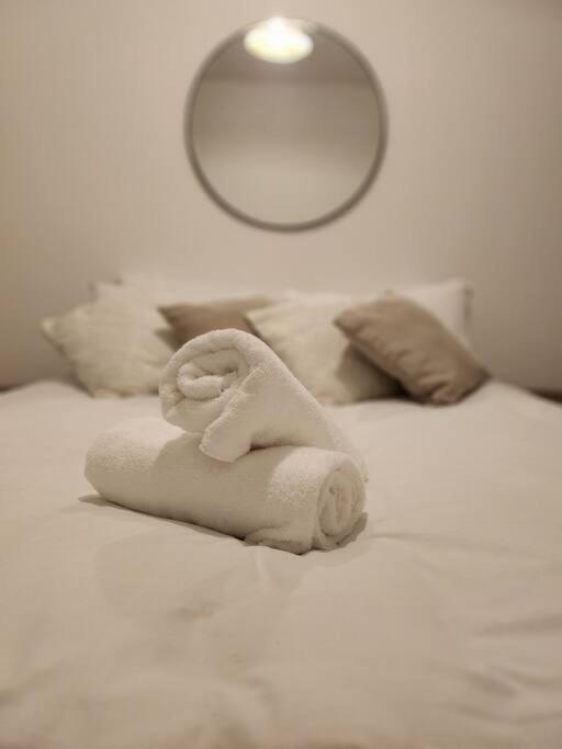 ApartHotel Flat 6 - 10 min to centre by Property Promise