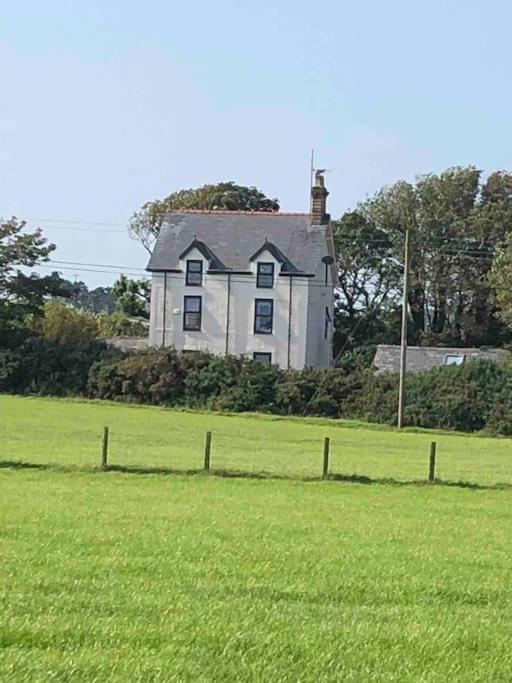 Goleufryn Abersoch has the main house and 2 barns photo 4