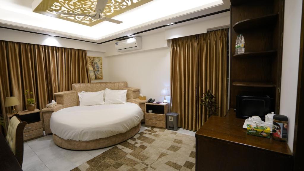 Xpressmall Hotel near Dhaka Airport