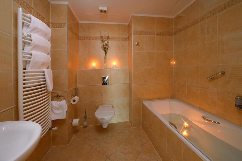Семейный (Семейный люкс), Holiday Beach Budapest Wellness Hotel with Sauna Park
