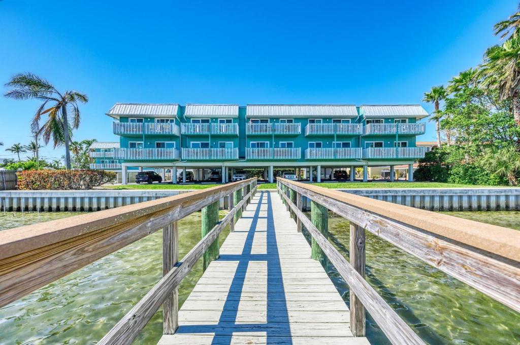 Anna Maria Island Beach Palms 6B image