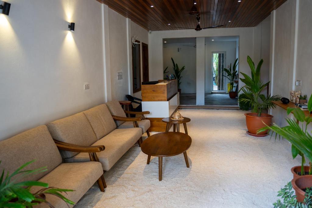Akiri Dhigurah photo 2