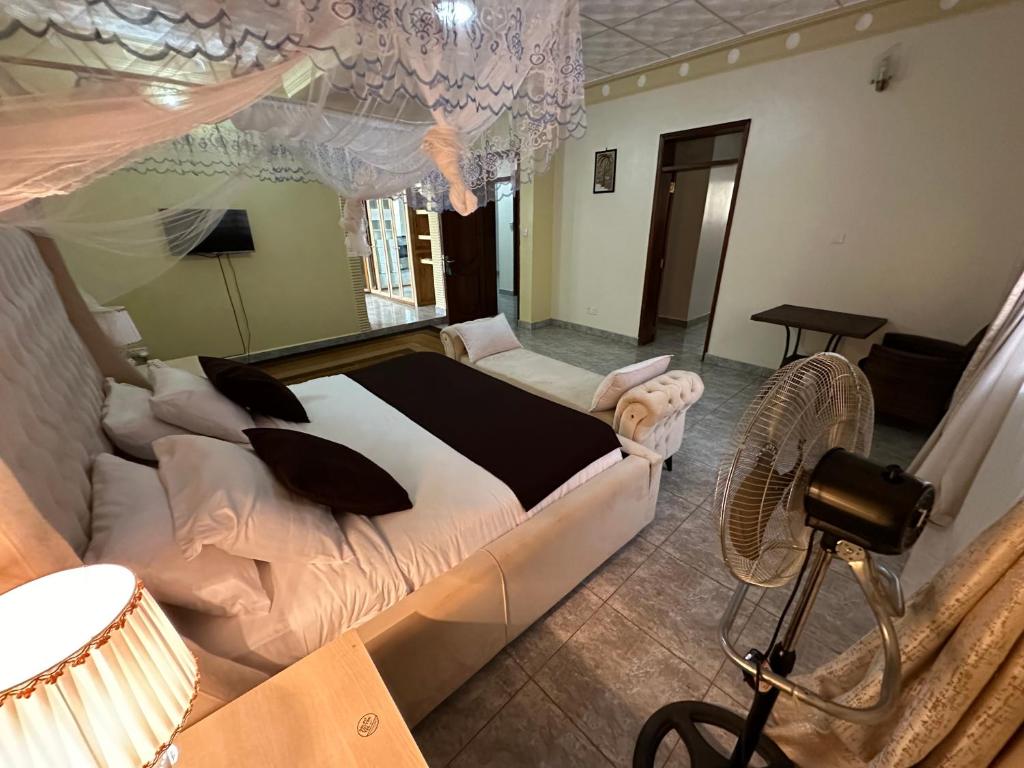Beautiful home opposite Speke Resort Munyonyo near Lake Victoria photo 1