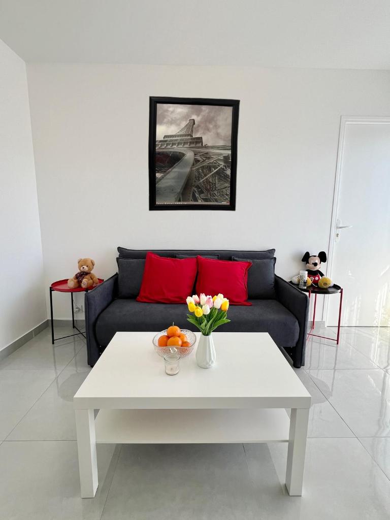 Appartement récemment rénové à 1min du métro photo 1