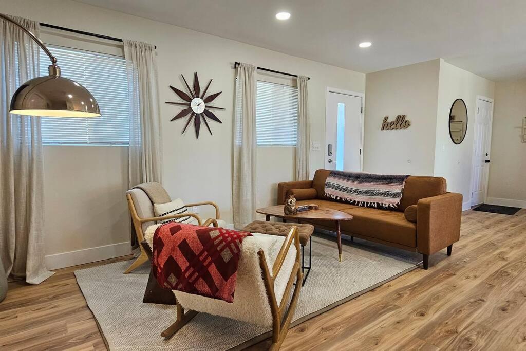 Beachside Bliss: Chic Family Home 3BR Oasis w/Great Amenities Walk to the Waves!