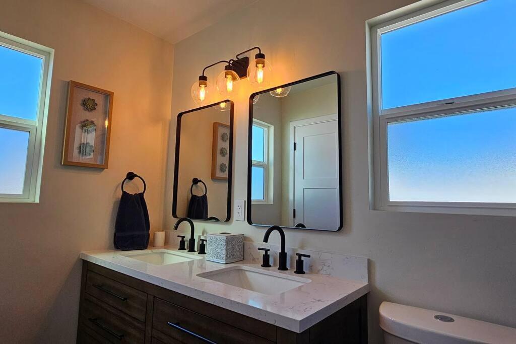 Beachside Bliss: Chic Family Home 3BR Oasis w/Great Amenities Walk to the Waves! photo 2