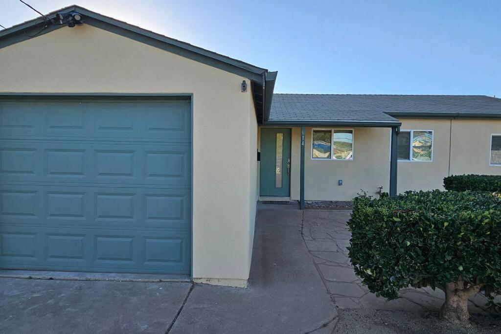 Beachside Bliss: Chic Family Home 3BR Oasis w/Great Amenities Walk to the Waves! photo 4