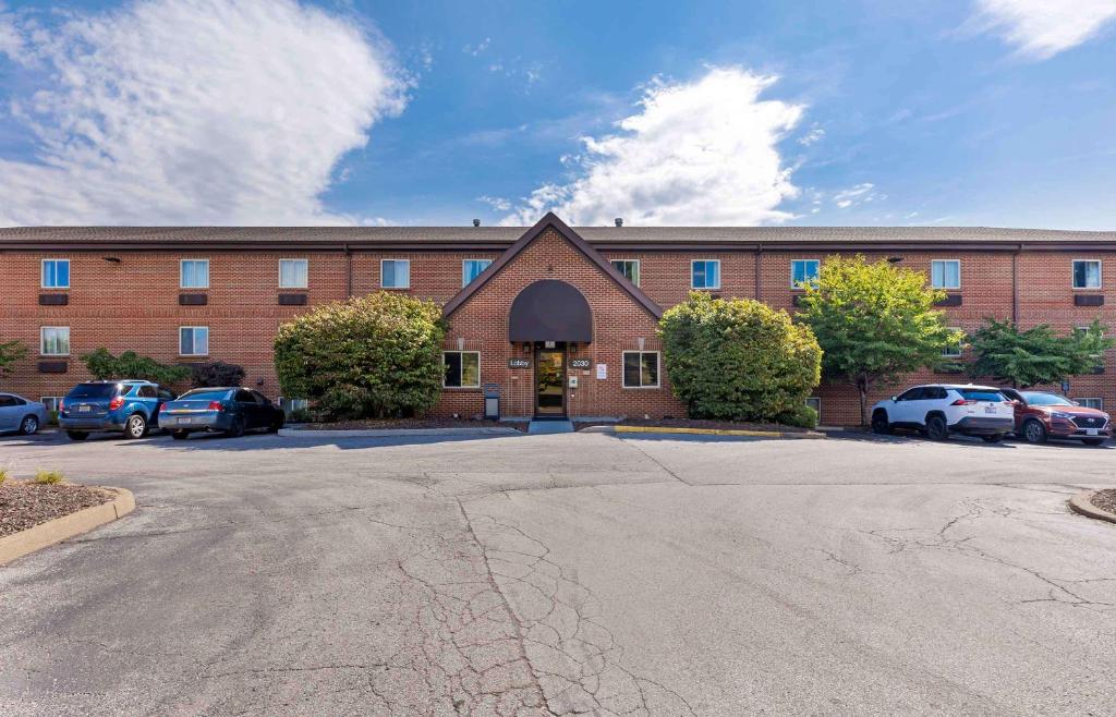 Extended Stay America Select Suites St Louis Westport Craig image
