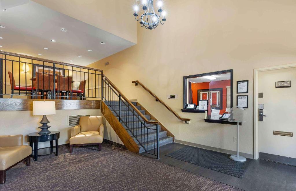 Extended Stay America Select Suites - St Louis - Westport - Craig Road photo 3
