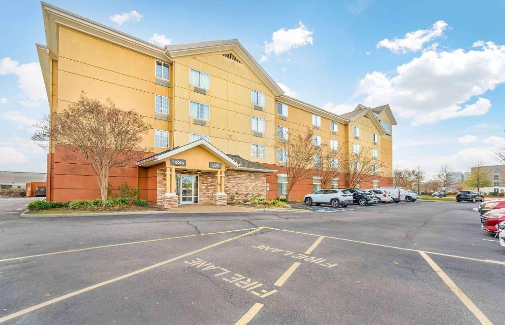 Extended Stay America Suites Chesapeake Greenbrier Circle image
