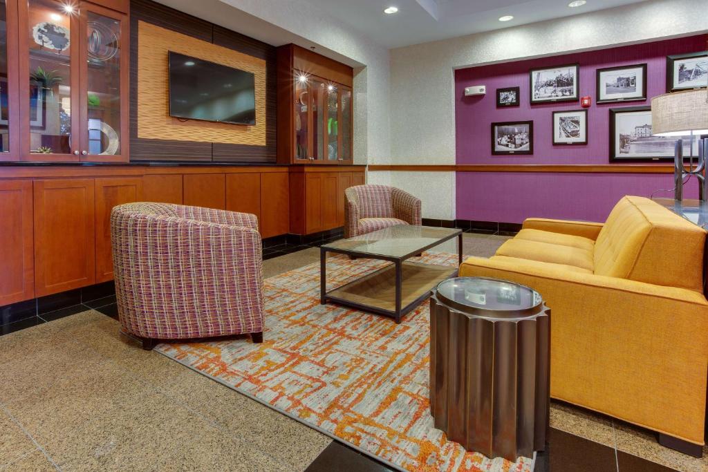 Drury Inn & Suites West Des Moines photo 2