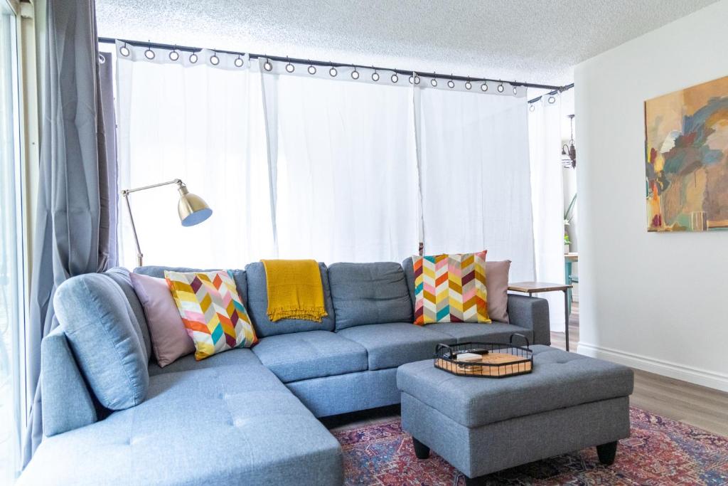 King Bed + Studio! Free Parking, Patio, WFH Space! photo 4