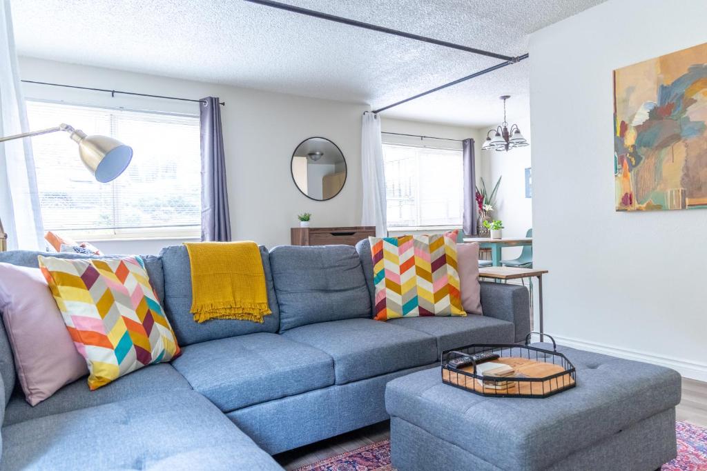 King Bed + Studio! Free Parking, Patio, WFH Space! photo 2