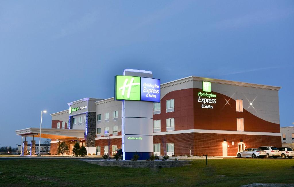 Holiday Inn Express & Suites Madisonville, an IHG Hotel image