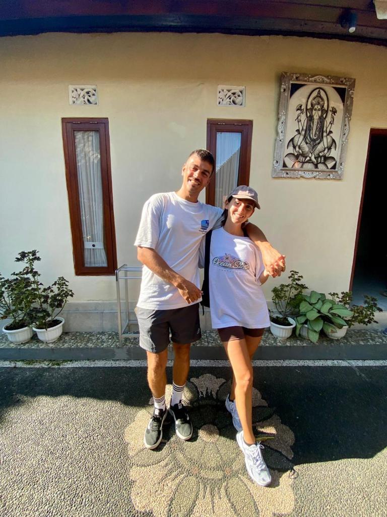 MALINI Homestay - Tap to explore photos