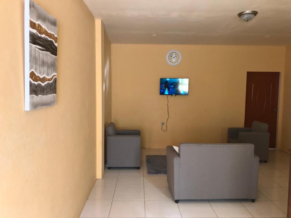1 Bedroom Apartment photo 2