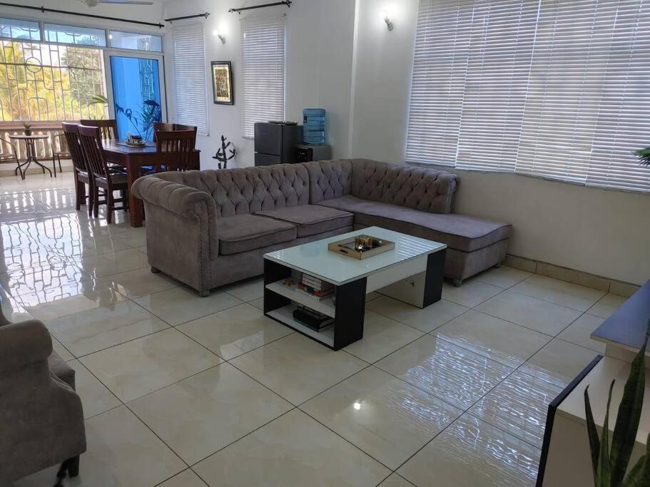 Modern Condo Near The Beach (Nyali) with AC