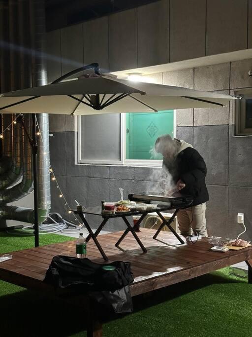 Jinistay #Netflix #Oceanview #private barbeque facility #1pm checkout photo 2