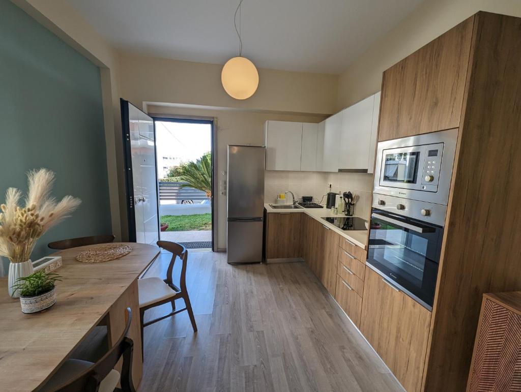 Modern mint sunny house near the airport photo 3