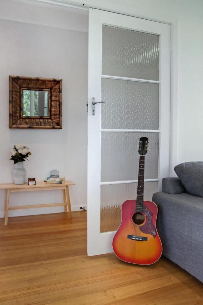 Scenic Serenity Large Family Home in Geelong photo 3