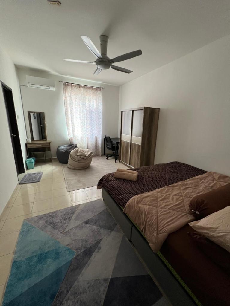 NEW! Naiz Crib 4 Bedroom at Kepayang Heights photo 2