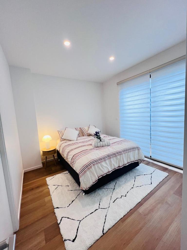 Double storey, Walk to Showground