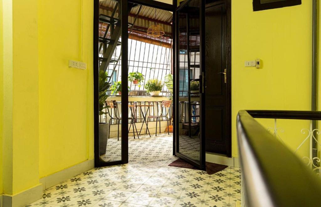 Linna's Home - City Center - Hanoi Old Quarter - Spacious - Train street