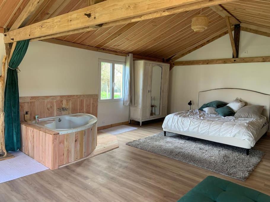 Chalet en bois dans éco-gîte photo 4