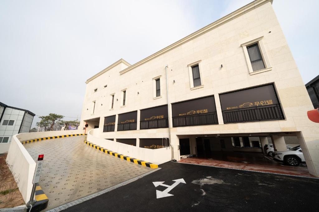 Lua Premium Drive-In Hotel photo 2