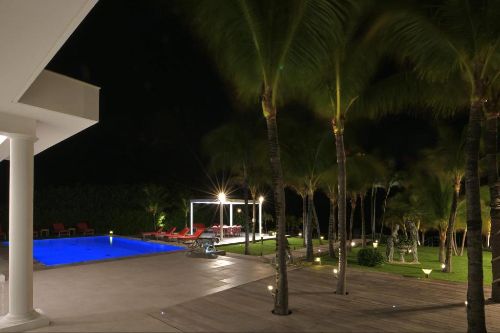 Luxury Vacation Villa 8 photo 2
