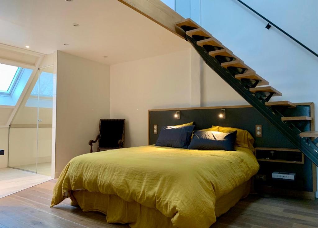 Suite dans villa moderne avec piscine