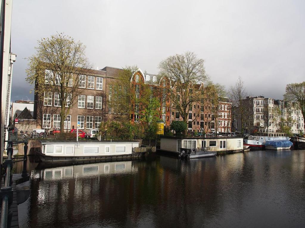 Central & Quiet Canal Apartment photo 1
