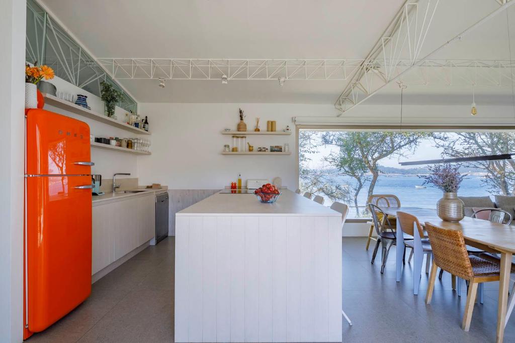 A Factoria Beach House by Prishomes photo 4