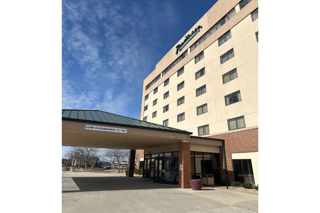 Radisson Hotel Cedar Rapids image