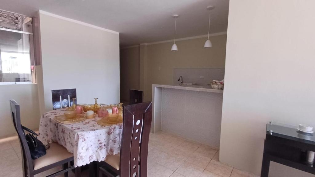 Alquilo departamento de 3 habitaciones centrico a 6 cuadras de plaza de armas
