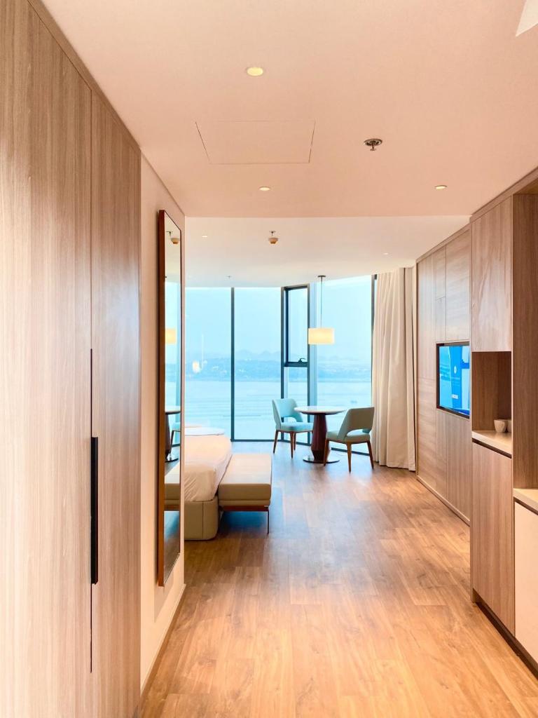 A La Carte Ha Long Bay Residence - B Tower