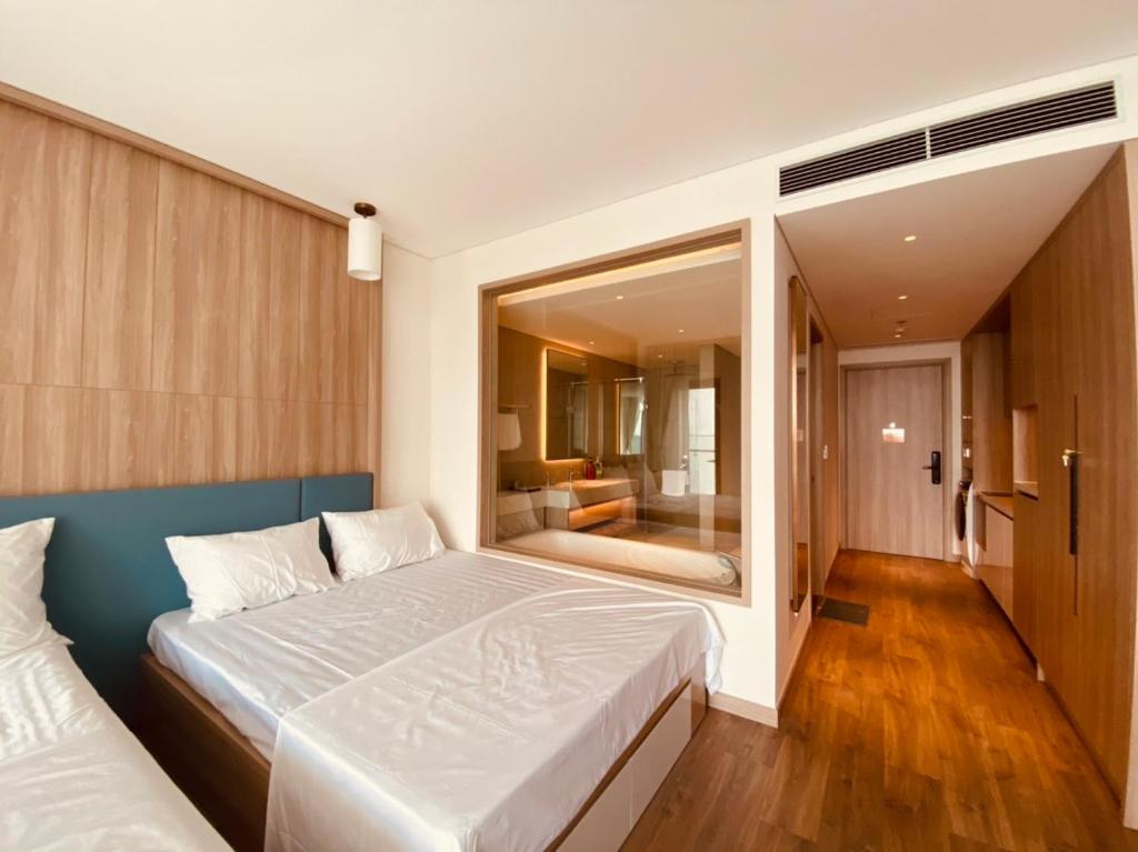 A La Carte Ha Long Bay Residence - B Tower