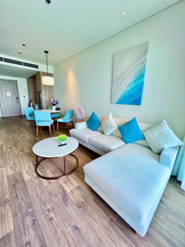 A La Carte Ha Long Bay Residence - B Tower