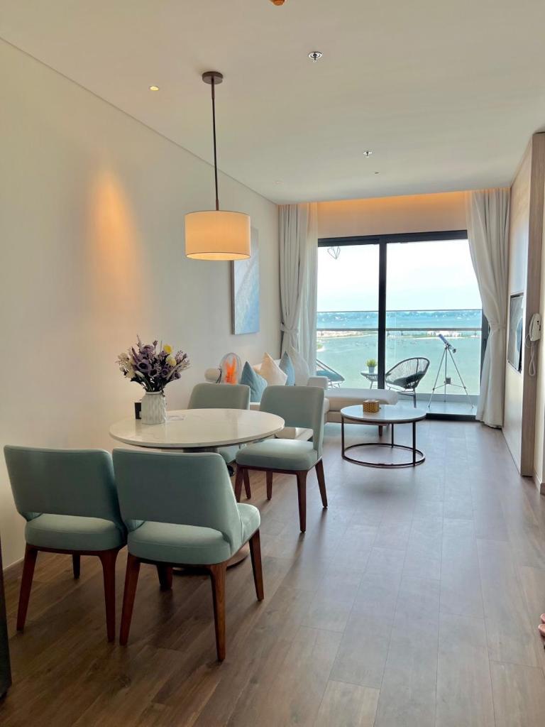 A La Carte Ha Long Bay Residence - B Tower